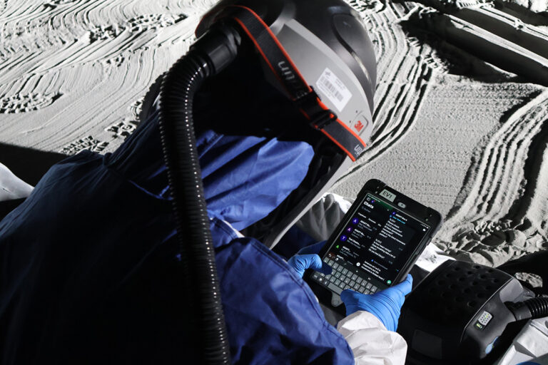 Recreating a medical incident on a realistic moon landscape simulation