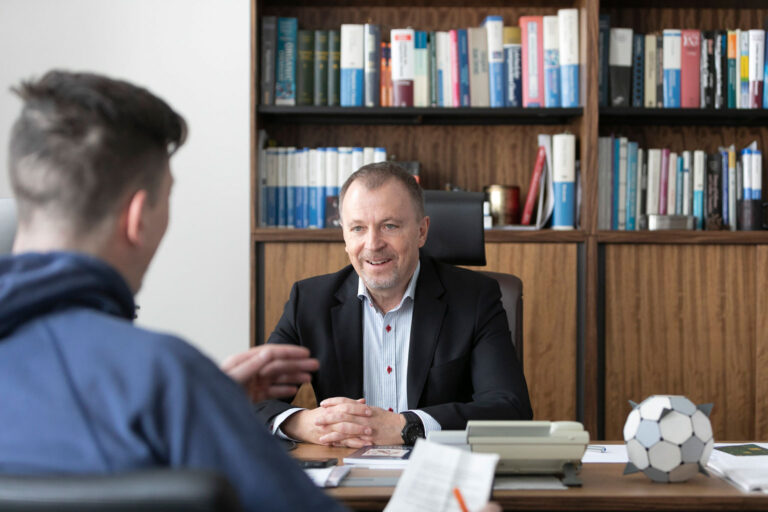 Vice President People: Prof. Dr. Andreas Hirsch